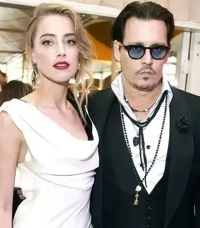 德普大战希尔德全程揭秘：从爱恨情仇到法庭风云，一场世纪审判的全景呈现